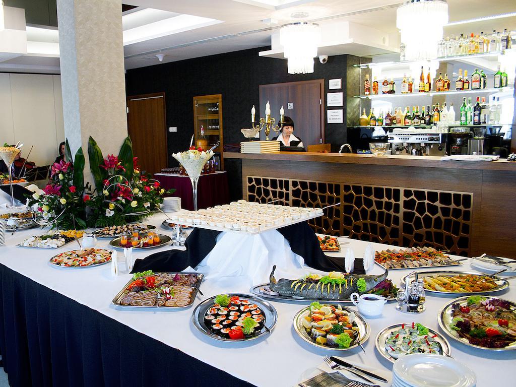 Hotel Miodowy Mlyn Opatow  Εξωτερικό φωτογραφία