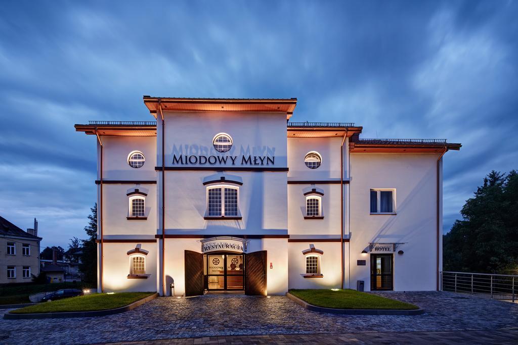 Hotel Miodowy Mlyn Opatow  Εξωτερικό φωτογραφία