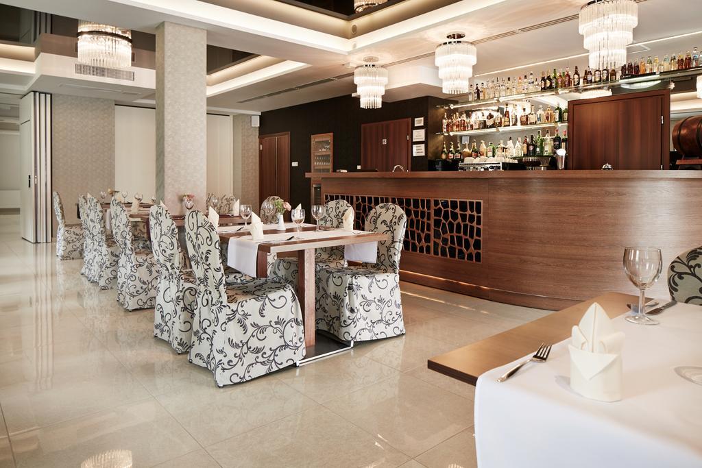 Hotel Miodowy Mlyn Opatow  Εξωτερικό φωτογραφία