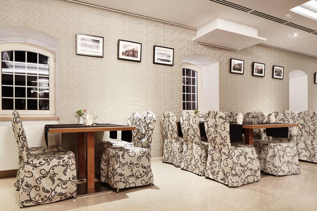 Hotel Miodowy Mlyn Opatow  Εξωτερικό φωτογραφία