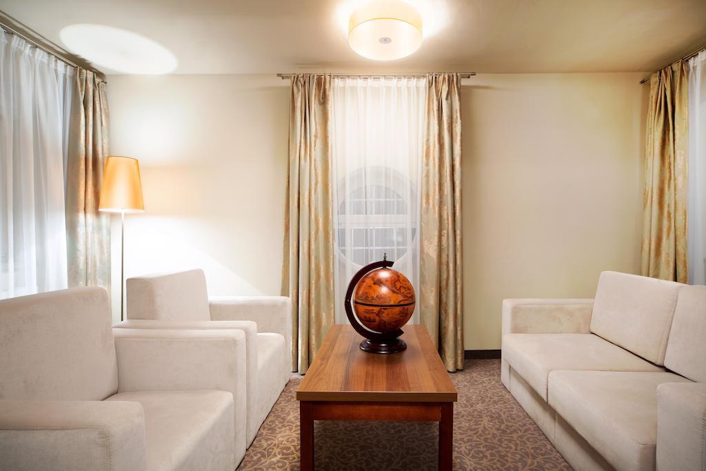 Hotel Miodowy Mlyn Opatow  Εξωτερικό φωτογραφία